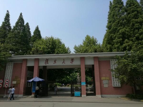 国内10大综合实力最强的大学清华和北大领衔你最喜欢哪个？(图2)